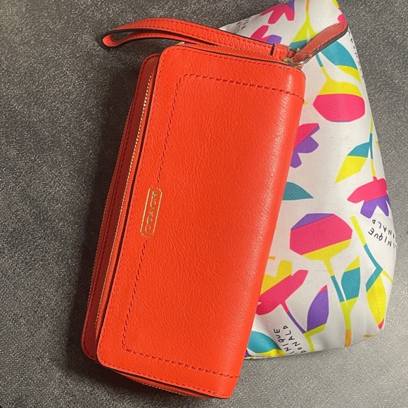 Coach Vibrant Red Leather Wristlet - Picture 6 of 6